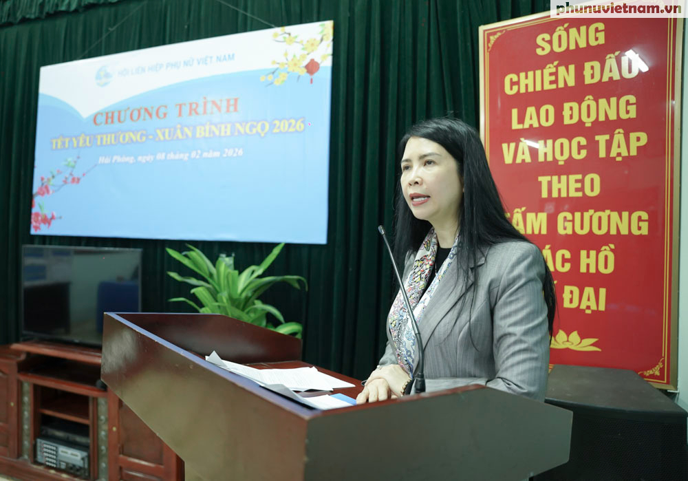 Hội LHPN Việt Nam trao "Tết yêu thương" tới trẻ mồ côi, phụ nữ khó khăn, gia đình liệt sĩ ở Hải Phòng- Ảnh 1.