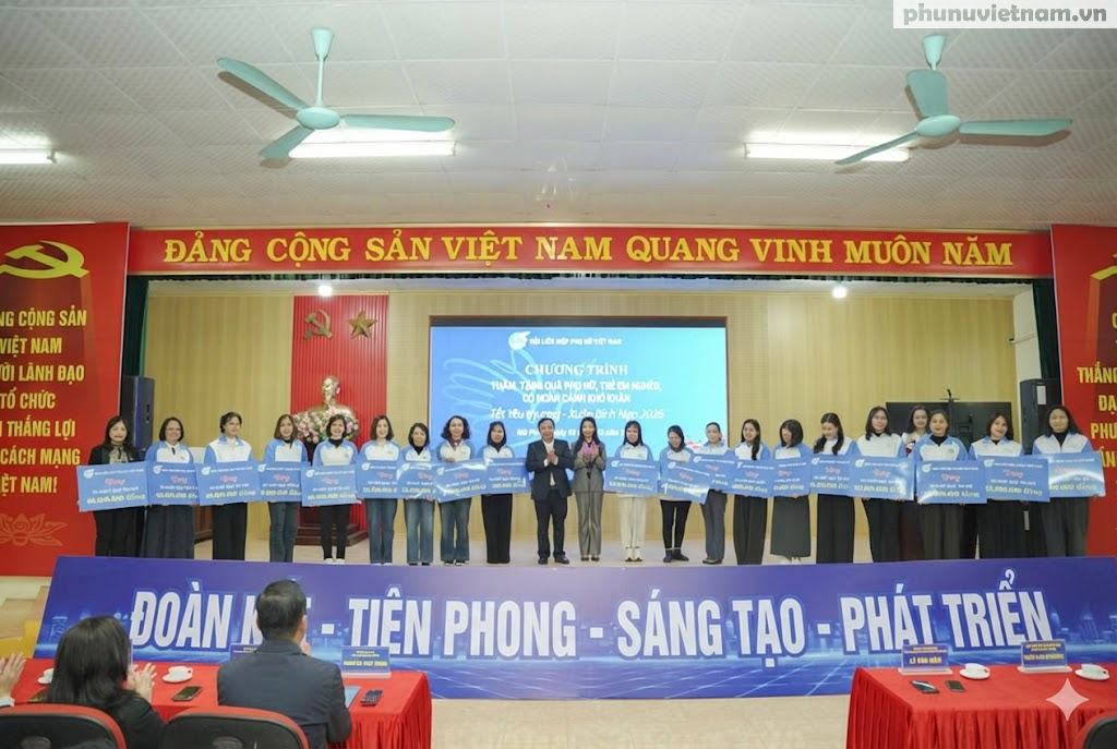 Hội LHPN Việt Nam trao "Tết yêu thương" tới trẻ mồ côi, phụ nữ khó khăn, gia đình liệt sĩ ở Hải Phòng- Ảnh 7.
