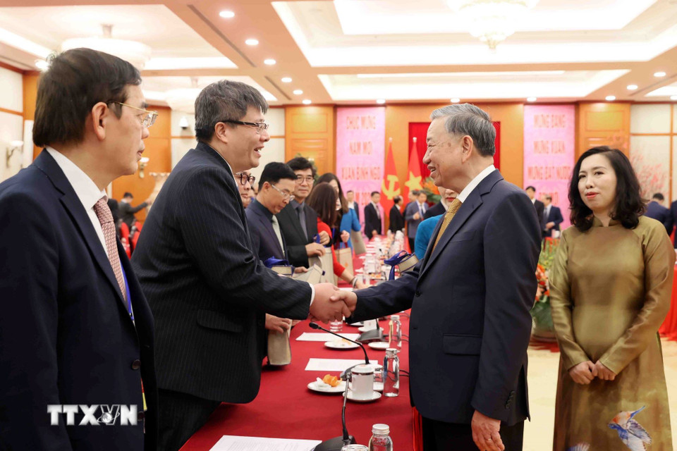 Tổng Bí thư gặp mặt Đoàn kiều bào tiêu biểu tham dự Chương trình Xuân Quê hương- Ảnh 1.