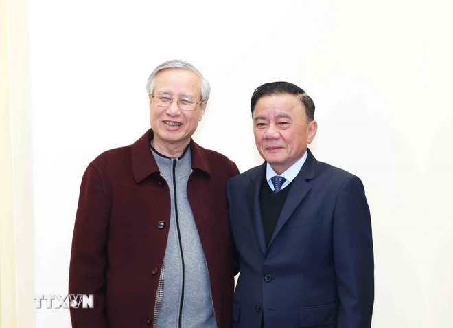 Thường trực Ban Bí thư Trần Cẩm Tú chúc Tết các đồng chí nguyên lãnh đạo Đảng- Ảnh 6.