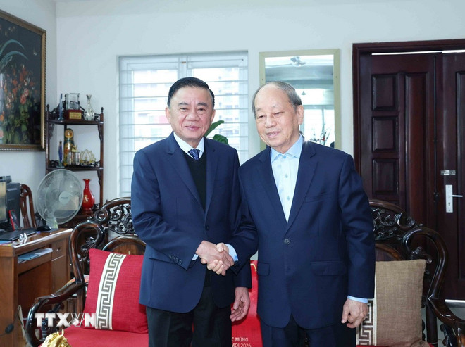 Thường trực Ban Bí thư Trần Cẩm Tú chúc Tết các đồng chí nguyên lãnh đạo Đảng- Ảnh 2.