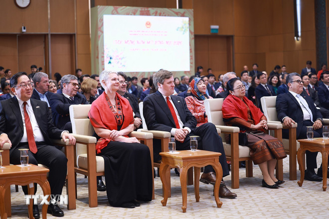 Thủ tướng và Phu nhân chủ trì chiêu đãi Đoàn ngoại giao tại Việt Nam- Ảnh 1.