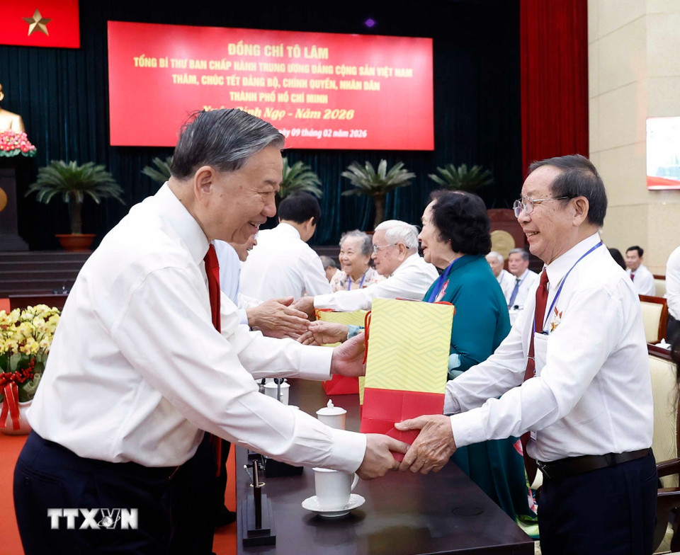 Tổng Bí thư Tô Lâm thăm chúc Tết Đảng bộ, chính quyền và Nhân dân TPHCM- Ảnh 4.