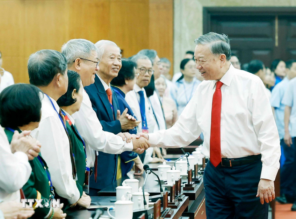 Tổng Bí thư Tô Lâm thăm chúc Tết Đảng bộ, chính quyền và Nhân dân TPHCM- Ảnh 2.