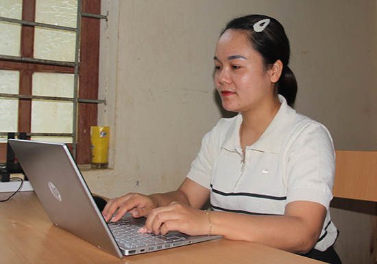 Cô giáo mầm non kiên trì bám trường, bám bản trên "ốc đảo" Nhôn Mai- Ảnh 2.