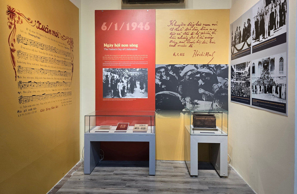 Cùng ngắm hòm phiếu được dùng trong cuộc bầu cử đầu tiên cách đây 80 năm- Ảnh 1.