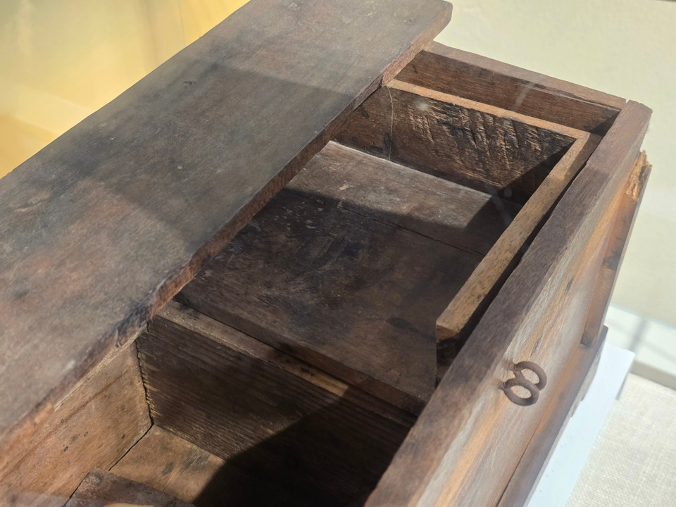 Cùng ngắm hòm phiếu được dùng trong cuộc bầu cử đầu tiên cách đây 80 năm- Ảnh 3.