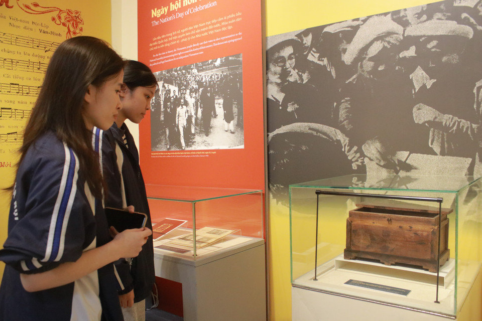 Cùng ngắm hòm phiếu được dùng trong cuộc bầu cử đầu tiên cách đây 80 năm- Ảnh 2.