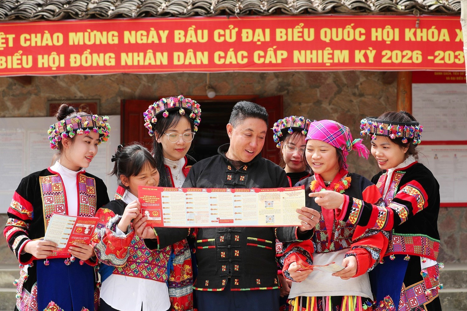 Bầu cử đại biểu Quốc hội khóa XVI và đại biểu HĐND các cấp: Ngày hội lớn của Nhân dân cả nước- Ảnh 3.
