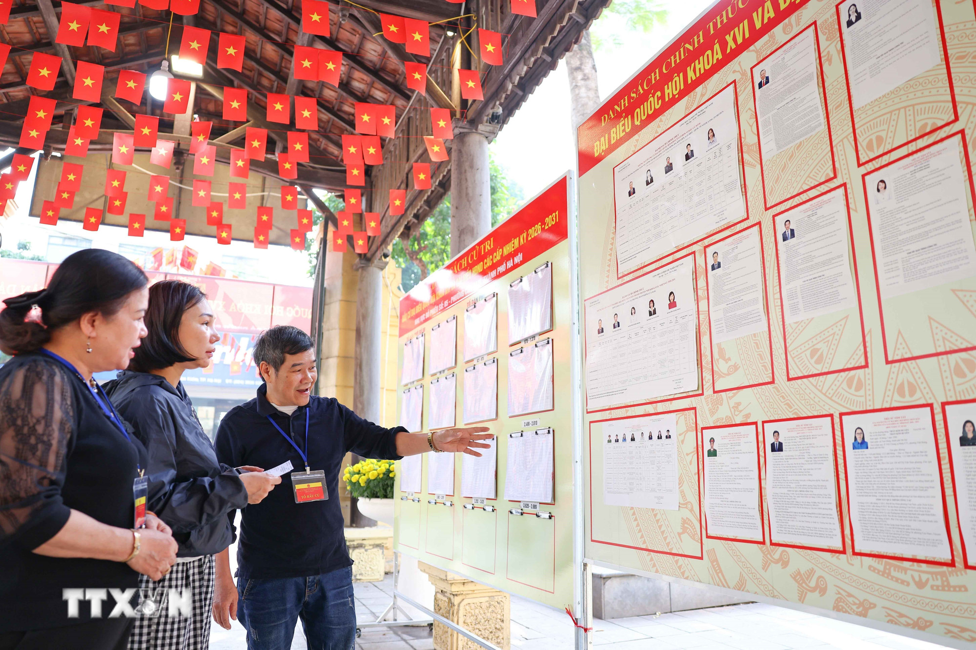 Bầu cử đại biểu Quốc hội khóa XVI và đại biểu HĐND các cấp: Ngày hội lớn của Nhân dân cả nước- Ảnh 2.