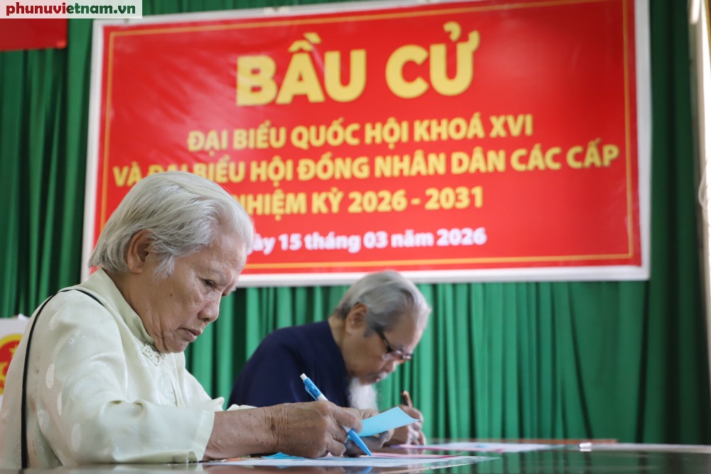 127 cụ bà, cụ ông phấn khởi khi được tạo điều kiện bỏ phiếu ngay tại Trung tâm dưỡng lão Thị Nghè- Ảnh 11.