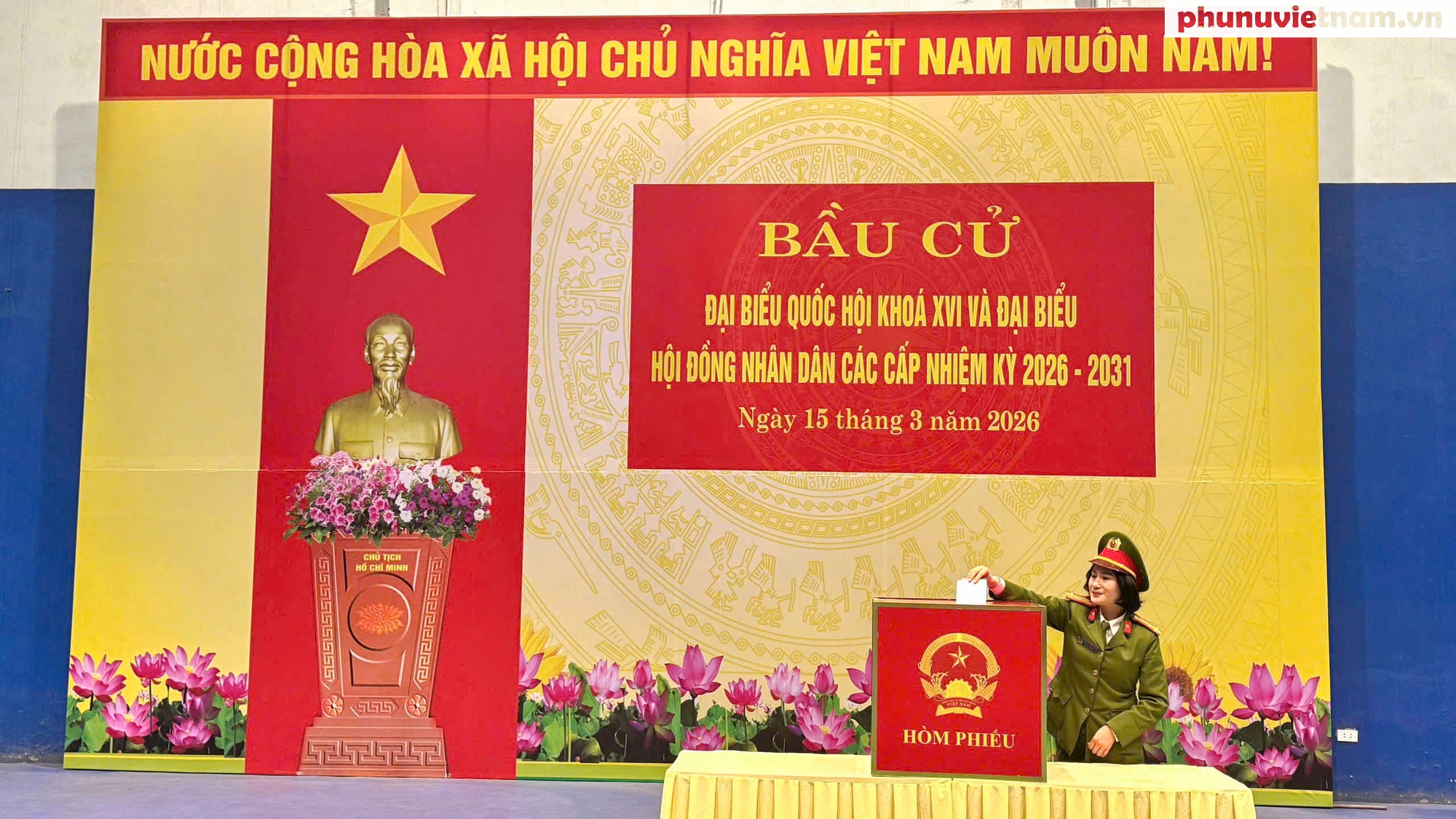 Nữ cán bộ, chiến sĩ Công an Thái Nguyên tận tâm bảo vệ an toàn ngày bầu cử- Ảnh 12. Nữ cán bộ, chiến sĩ Công an Thái Nguyên tận tâm bảo vệ an toàn ngày bầu cử- Ảnh 12.