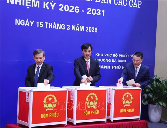 Tổng Bí thư Tô Lâm bỏ phiếu bầu cử tại phường Ba Đình, Hà Nội- Ảnh 7.