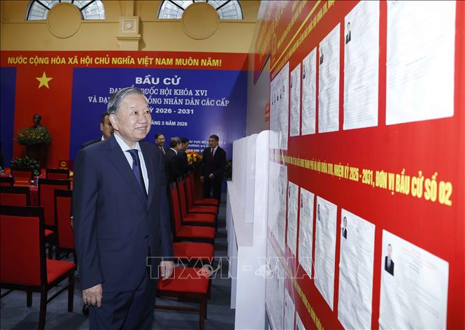 Tổng Bí thư Tô Lâm bỏ phiếu bầu cử tại phường Ba Đình, Hà Nội- Ảnh 3.