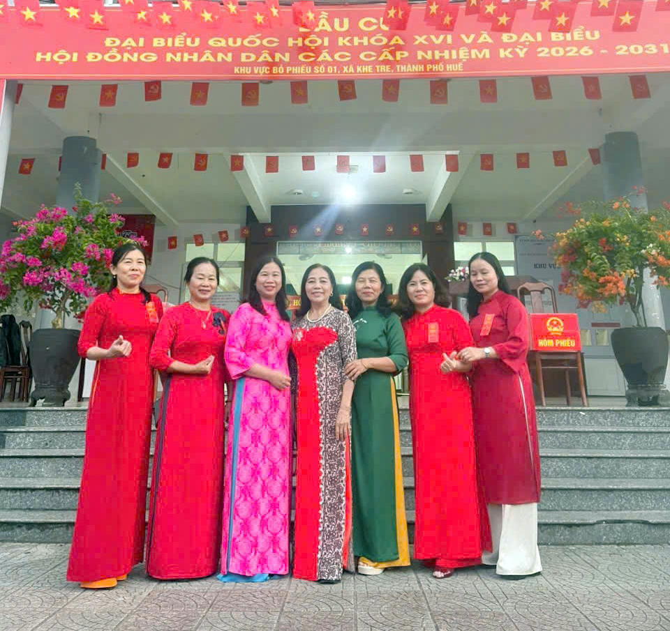 Cả nước rộn ràng bước vào Ngày bầu cử- Ảnh 9. Cả nước rộn ràng bước vào Ngày bầu cử- Ảnh 9.