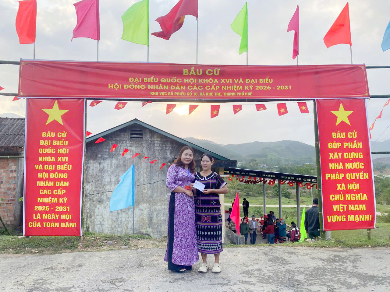 Cả nước rộn ràng bước vào Ngày bầu cử- Ảnh 10. Cả nước rộn ràng bước vào Ngày bầu cử- Ảnh 10.
