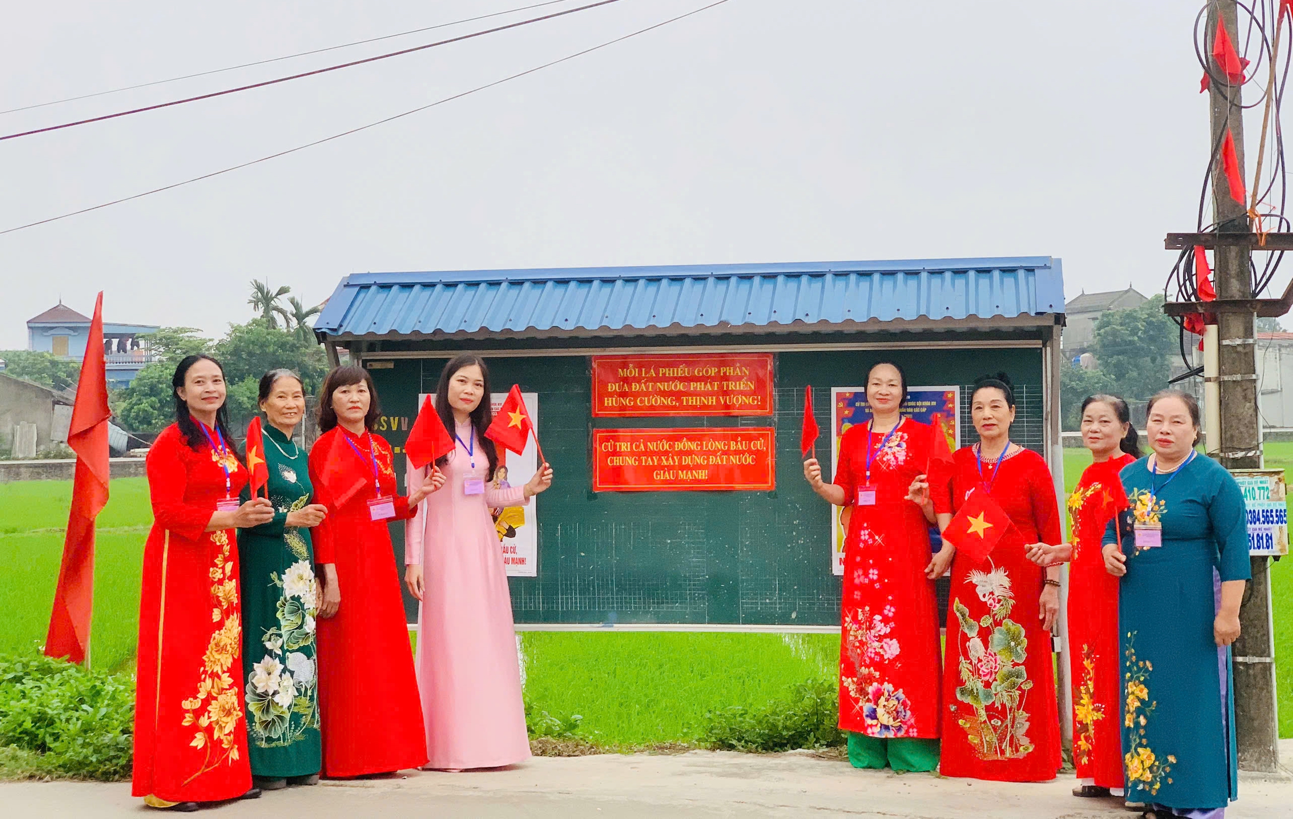 Cả nước rộn ràng bước vào Ngày bầu cử- Ảnh 12. Cả nước rộn ràng bước vào Ngày bầu cử- Ảnh 12.