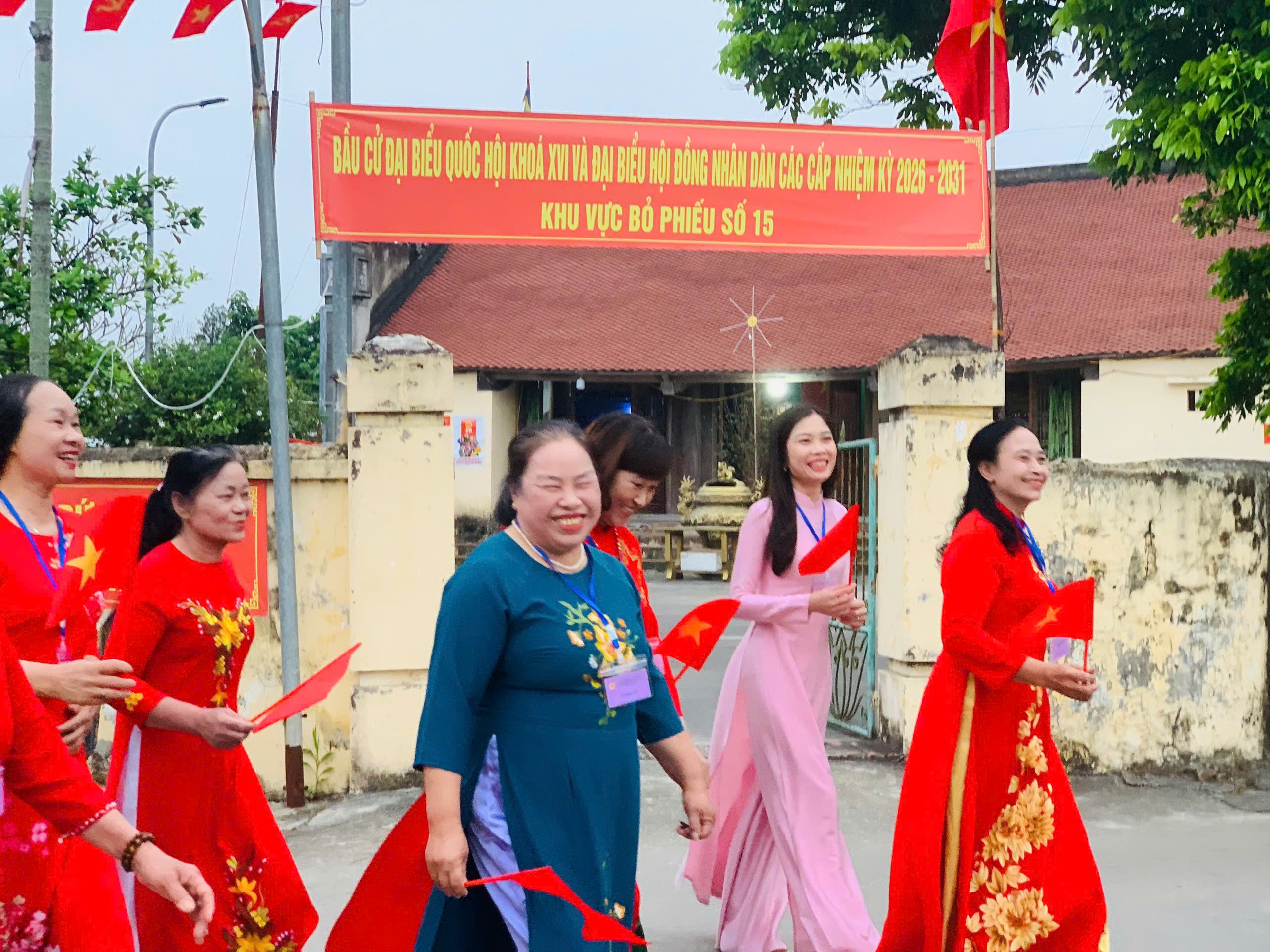 Cả nước rộn ràng bước vào Ngày bầu cử- Ảnh 13. Cả nước rộn ràng bước vào Ngày bầu cử- Ảnh 13.