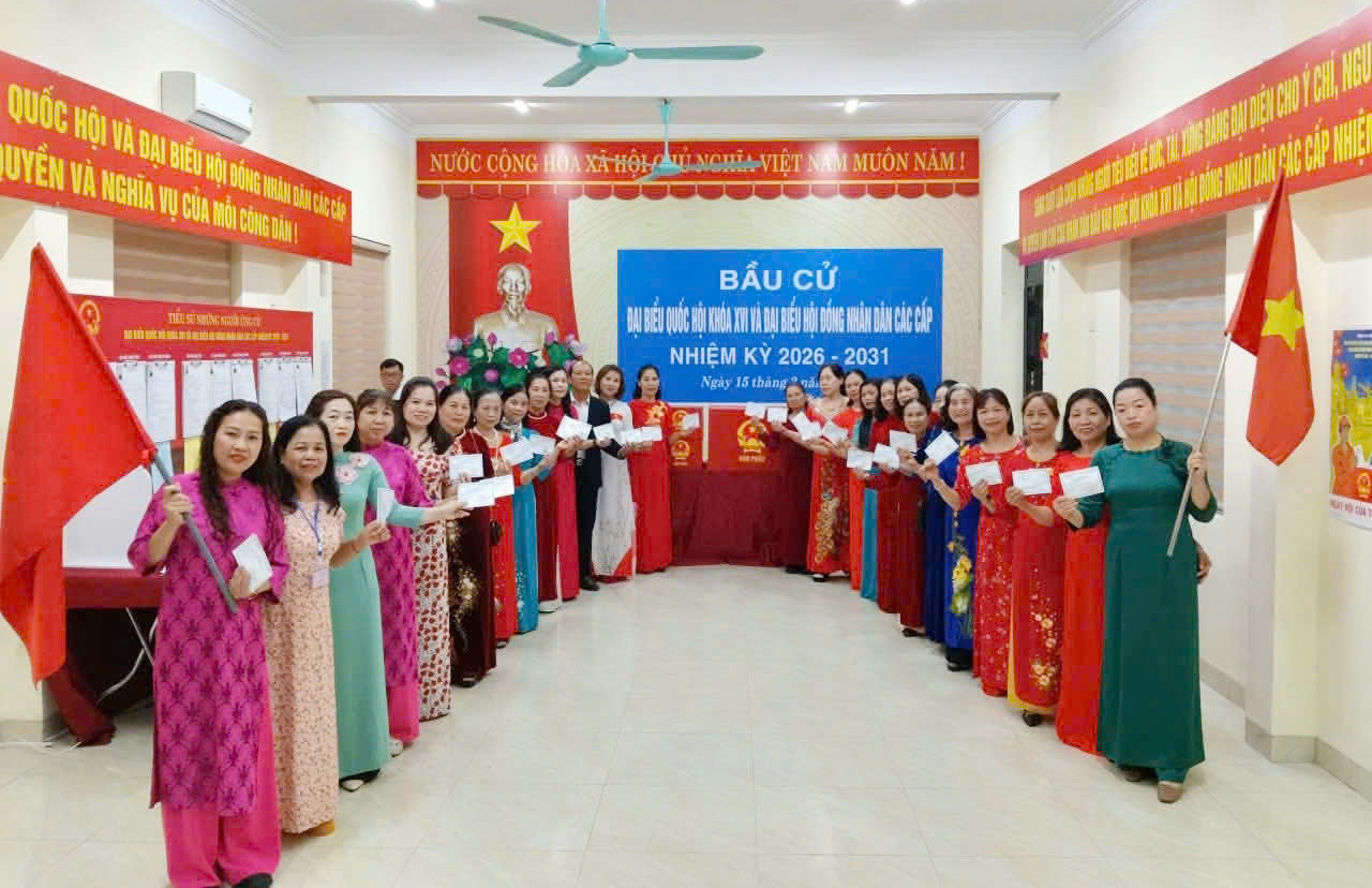 Cả nước rộn ràng bước vào Ngày bầu cử- Ảnh 14. Cả nước rộn ràng bước vào Ngày bầu cử- Ảnh 14.