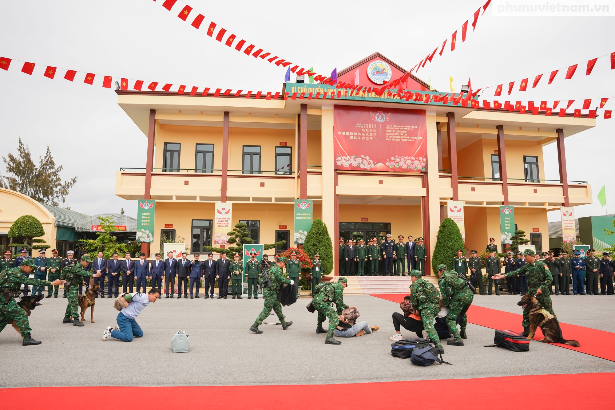 Đoàn đại biểu Bộ Quốc phòng hai nước Việt Nam và Trung Quốc tham dự chuỗi hoạt động tại Quảng Ninh- Ảnh 9.