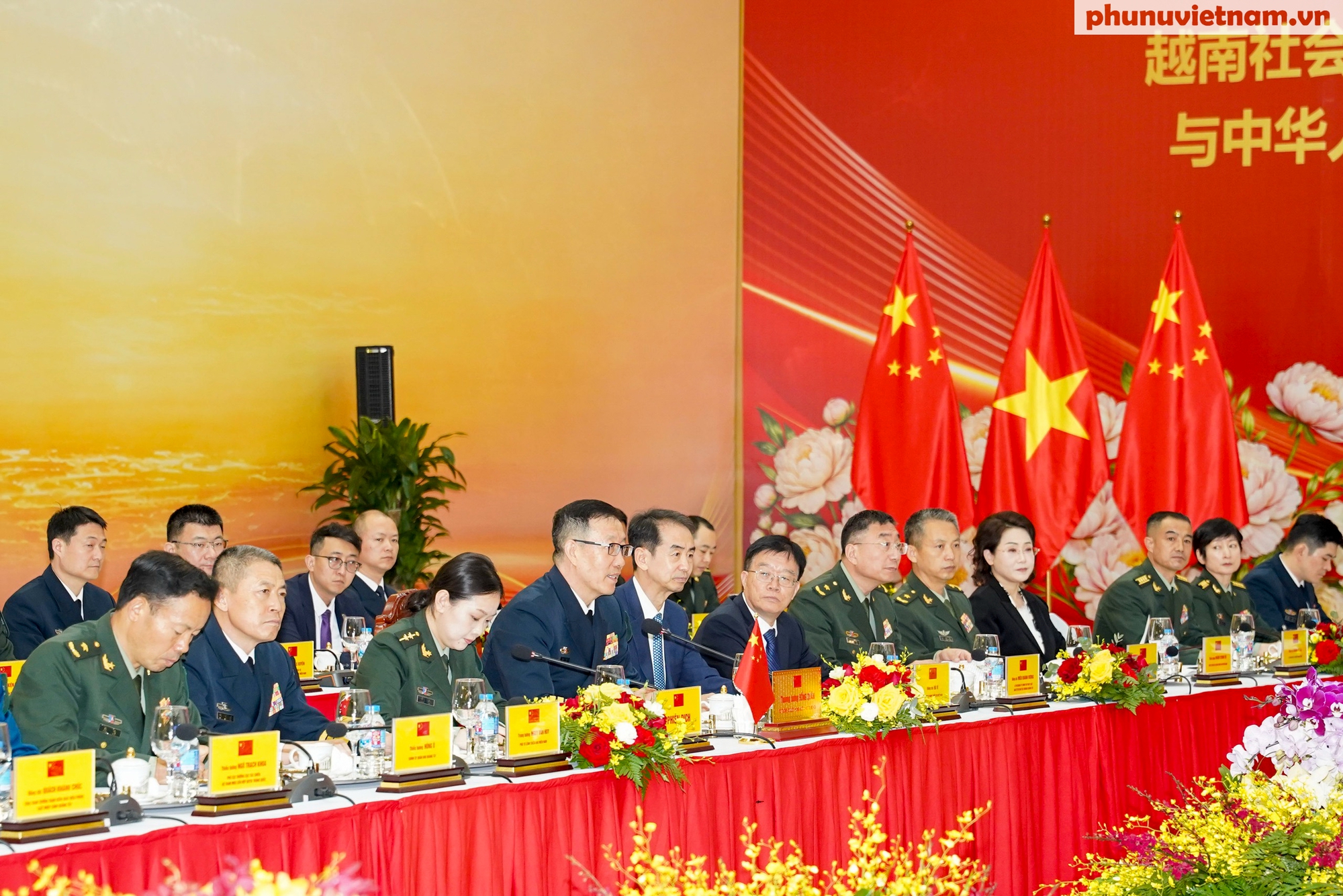 Bộ trưởng Bộ Quốc phòng Việt Nam hội đàm với Bộ trưởng Bộ Quốc phòng Trung Quốc- Ảnh 5.