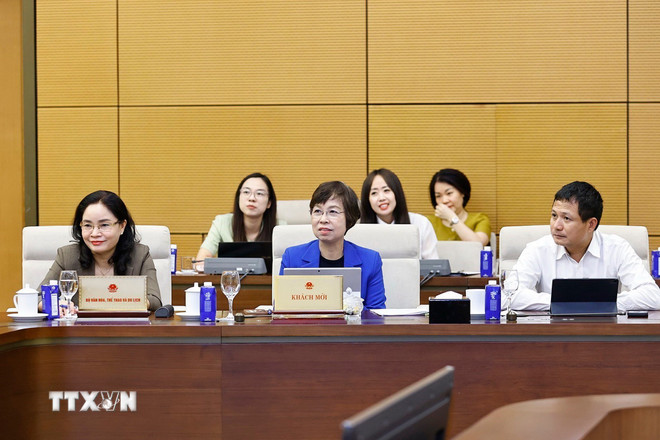 Phiên họp 55 của UBTV Quốc hội: Gỡ rào cản, khen thưởng kịp thời theo thành tích- Ảnh 2.