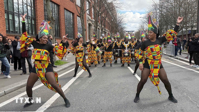 Văn hóa Việt ghi dấu ấn tại lễ diễu hành Tết Âm lịch lớn nhất nước Pháp- Ảnh 1.