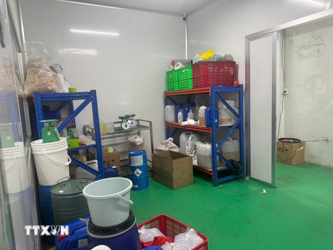 Công an TPHCM cảnh báo hiểm họa từ mỹ phẩm giả- Ảnh 1.