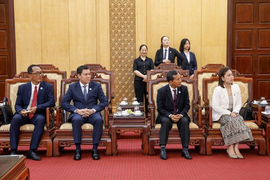 Đoàn đại biểu cấp cao Hội đồng Quốc gia Mặt trận Đoàn kết Phát triển Tổ quốc Campuchia chào xã giao lãnh đạo tỉnh Ninh Bình- Ảnh 6.