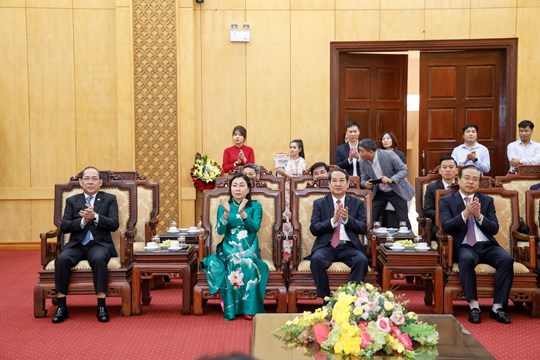 Đoàn đại biểu cấp cao Hội đồng Quốc gia Mặt trận Đoàn kết Phát triển Tổ quốc Campuchia chào xã giao lãnh đạo tỉnh Ninh Bình- Ảnh 5.