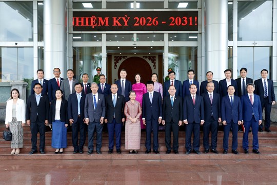 Đoàn đại biểu cấp cao Hội đồng Quốc gia Mặt trận Đoàn kết Phát triển Tổ quốc Campuchia chào xã giao lãnh đạo tỉnh Ninh Bình- Ảnh 8.