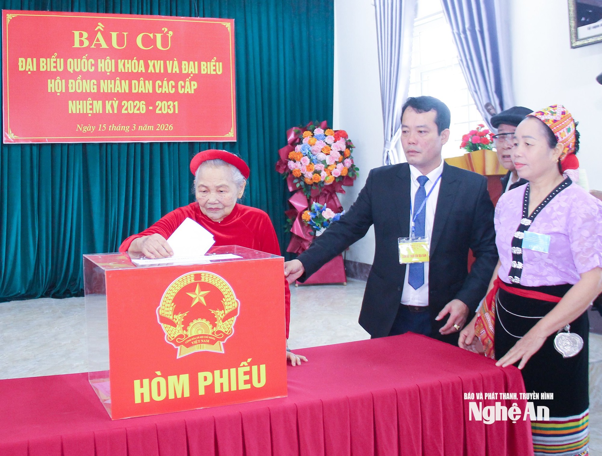 Dấu ấn của phụ nữ Nghệ An trong công tác bầu cử- Ảnh 8.