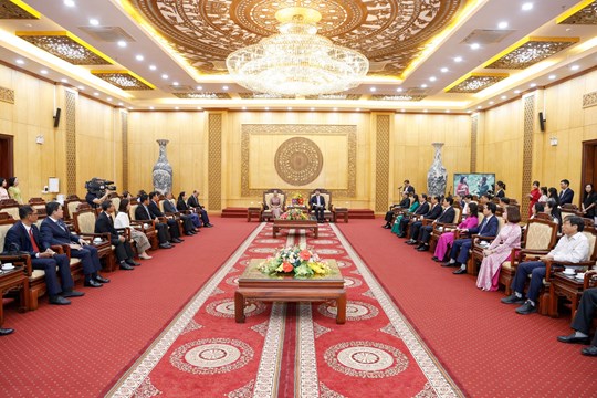 Đoàn đại biểu cấp cao Hội đồng Quốc gia Mặt trận Đoàn kết Phát triển Tổ quốc Campuchia chào xã giao lãnh đạo tỉnh Ninh Bình- Ảnh 2.