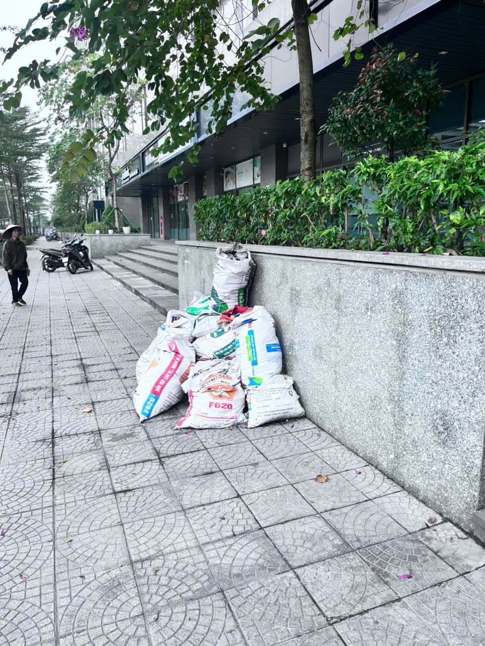 Tăng phí gửi xe tại The Terra An Hưng: Cư dân bức xúc, chủ đầu tư nói gì?- Ảnh 3. Tăng phí gửi xe tại The Terra An Hưng: Cư dân bức xúc, chủ đầu tư nói gì?- Ảnh 3.