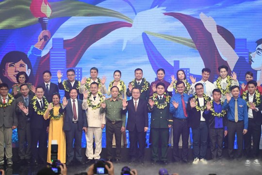 Vinh danh 19 Gương mặt trẻ Việt Nam tiêu biểu và triển vọng năm 2025- Ảnh 1. Vinh danh 19 Gương mặt trẻ Việt Nam tiêu biểu và triển vọng năm 2025- Ảnh 1.