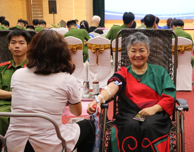 Sức trẻ và lòng nhân ái hòa quyện trong chuỗi hoạt động "Hành động vì cộng đồng - Vững bước kỷ nguyên mới"- Ảnh 2.