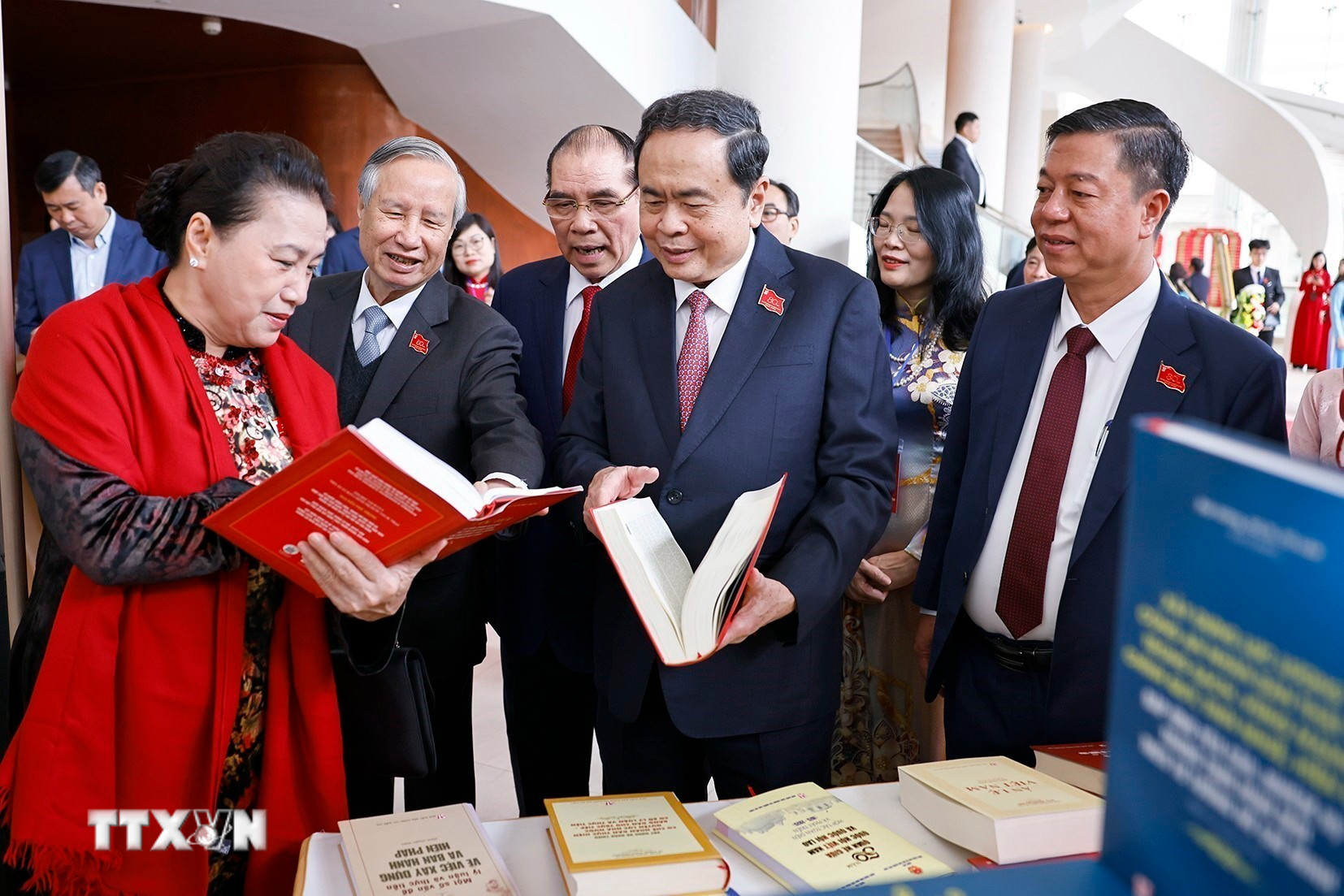 Hướng đến 2030: Hình thành các tập đoàn xuất bản, truyền thông chủ lực quốc gia- Ảnh 1.