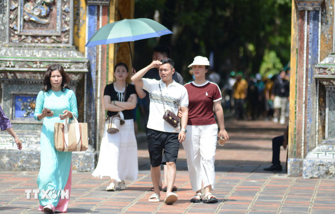 Tránh “bẫy” lừa đảo khi săn tour giá rẻ trong mùa du lịch cao điểm- Ảnh 1.