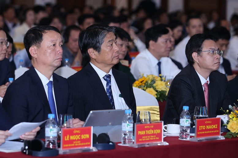 Thủ tướng: Chính phủ xem khó khăn, thách thức của doanh nghiệp là khó khăn, thách thức của mình để cùng giải quyết- Ảnh 6.