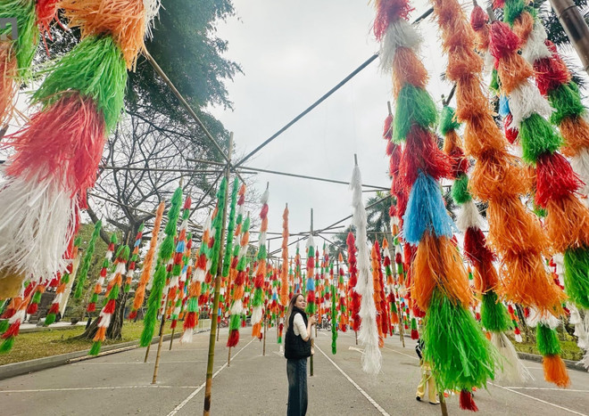 Vỏ bom, xác máy bay Mỹ "nở hoa" trong trưng bày “Chiến tranh và Hòa bình”- Ảnh 2.