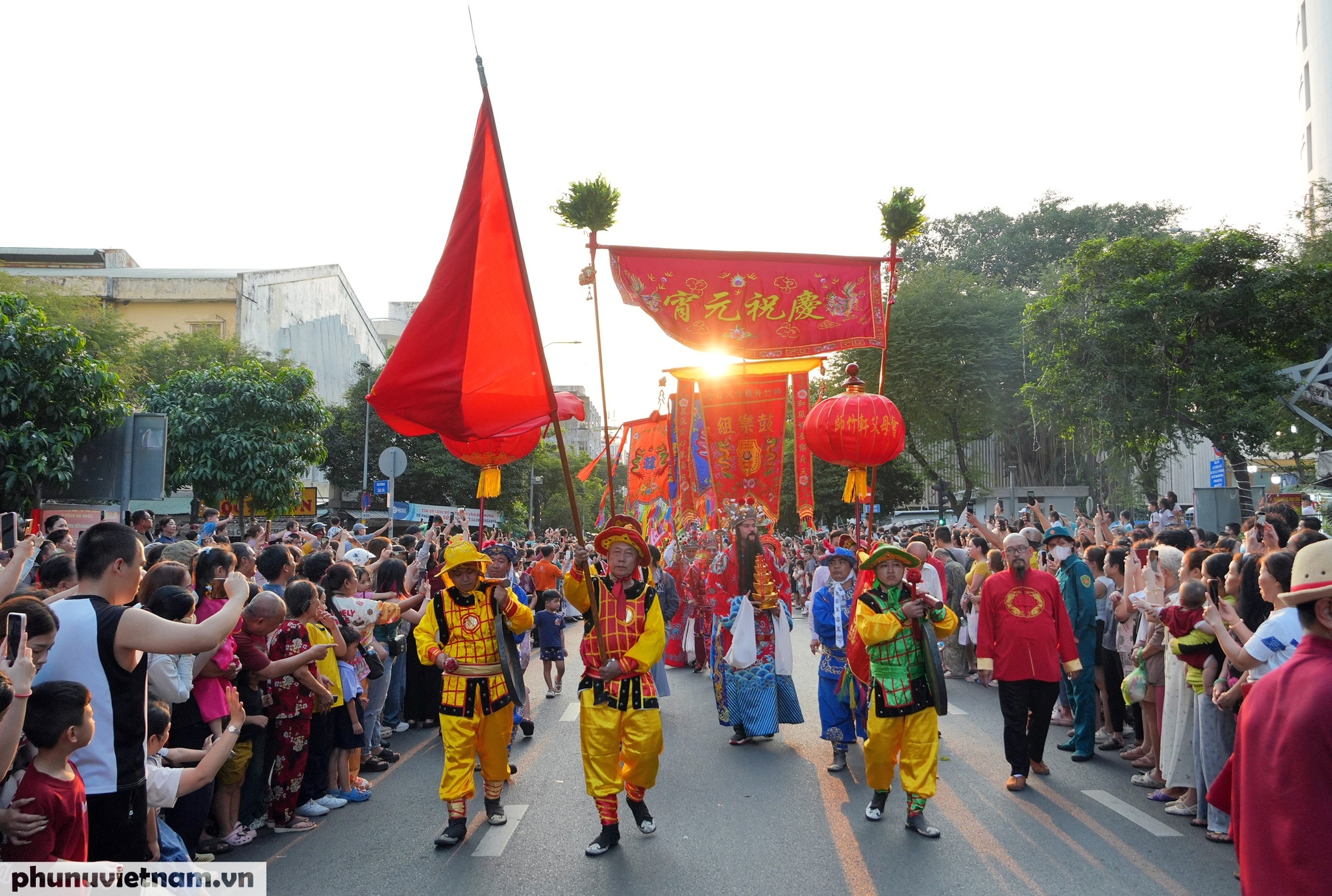 Vui tươi, độc lạ không khí Tết Nguyên tiêu ở TPHCM- Ảnh 7.