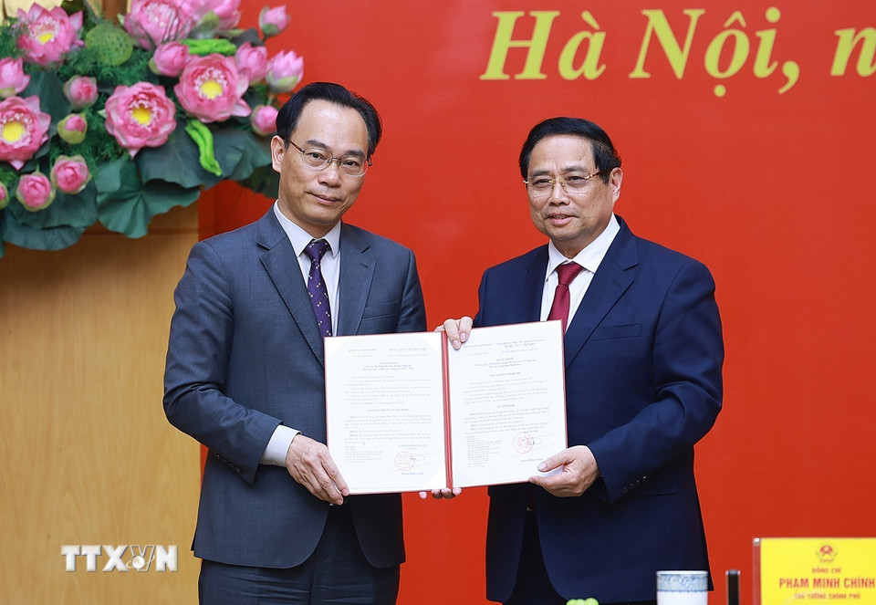 Lễ trao Quyết định của Bộ Chính trị và Thủ tướng Chính phủ về công tác cán bộ- Ảnh 2.