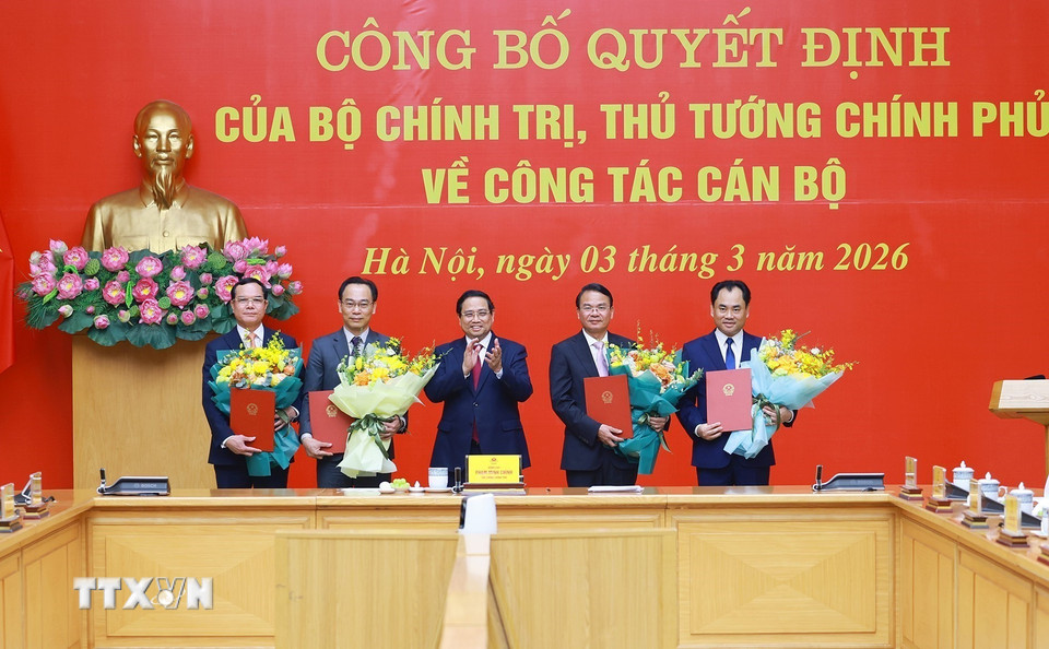 Lễ trao Quyết định của Bộ Chính trị và Thủ tướng Chính phủ về công tác cán bộ- Ảnh 8.