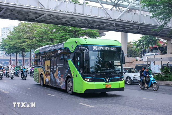 Hà Nội đề xuất lộ trình chuyển đổi xe buýt sử dụng năng lượng xanh- Ảnh 1.