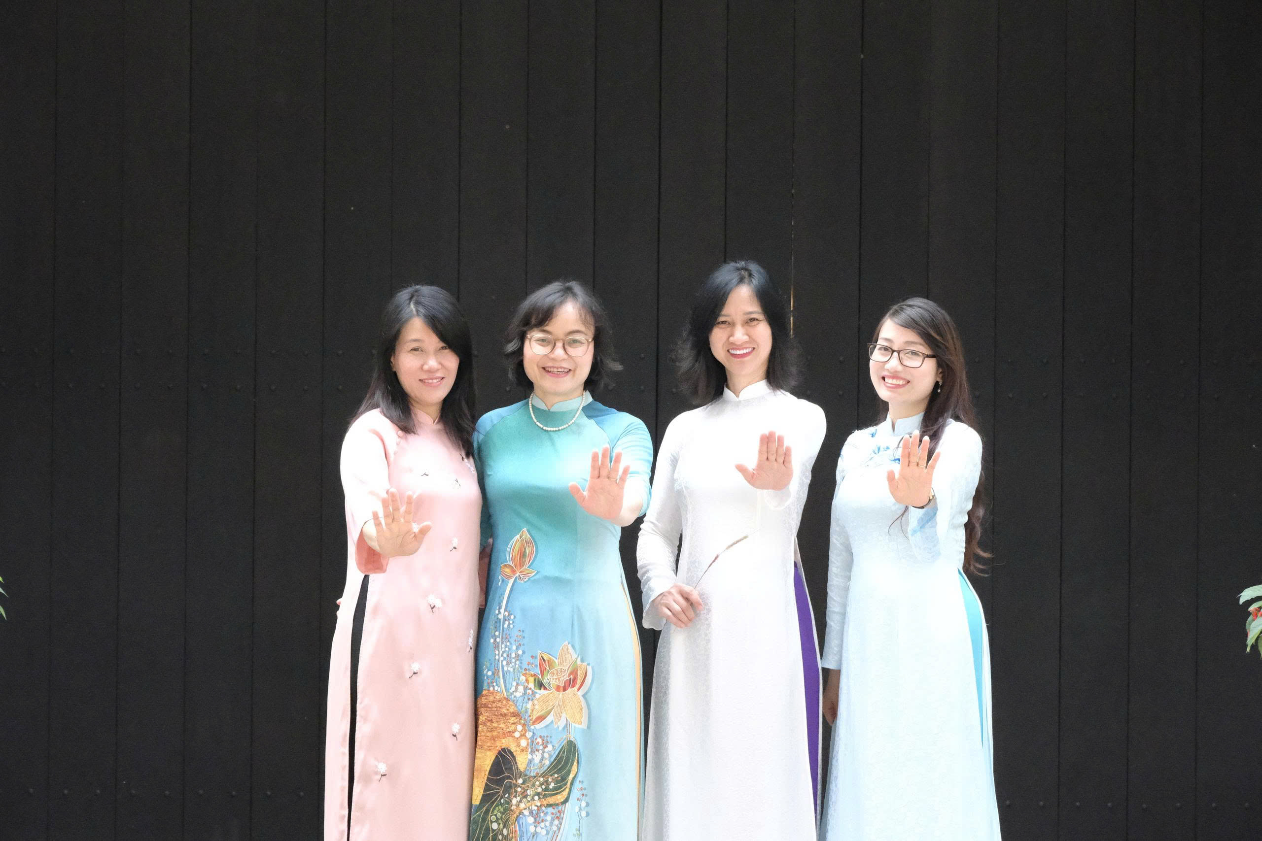 Diplomacia cultural a través del Ao Dai (vestimenta tradicional vietnamita) - Foto 3. Ngoại giao văn hoá qua tà áo dài- Ảnh 3.