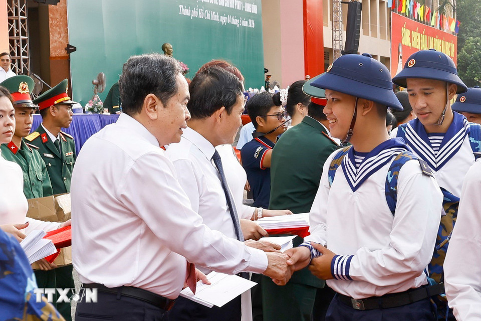 Chủ tịch Quốc hội dự Lễ giao, nhận quân năm 2026 tại TPHCM- Ảnh 4.