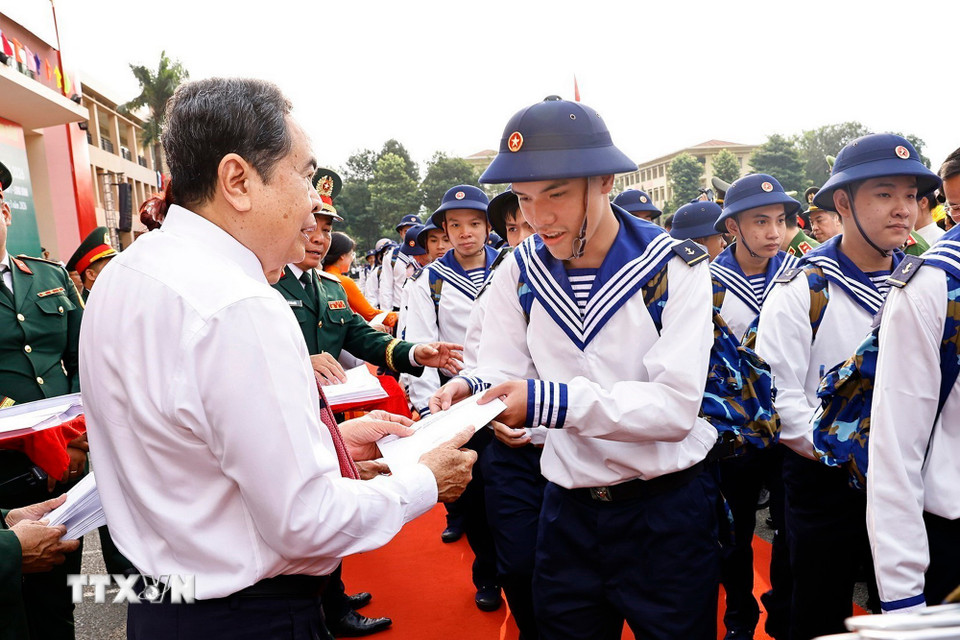 Chủ tịch Quốc hội dự Lễ giao, nhận quân năm 2026 tại TPHCM- Ảnh 2.