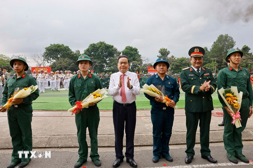 Chủ tịch Quốc hội dự Lễ giao, nhận quân năm 2026 tại TPHCM- Ảnh 5.