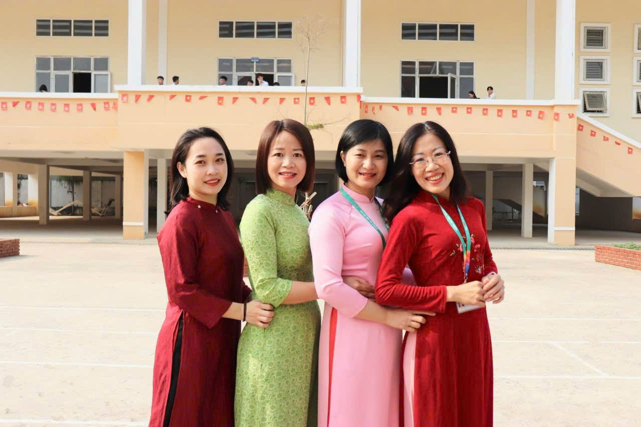 Phụ nữ Sơn La rạng rỡ trong "Tuần lễ Áo dài"- Ảnh 5. Phụ nữ Sơn La rạng rỡ trong "Tuần lễ Áo dài"- Ảnh 5.