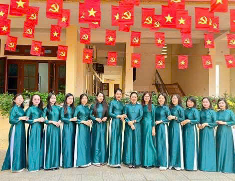 Phụ nữ Sơn La rạng rỡ trong "Tuần lễ Áo dài"- Ảnh 7. Phụ nữ Sơn La rạng rỡ trong "Tuần lễ Áo dài"- Ảnh 7.